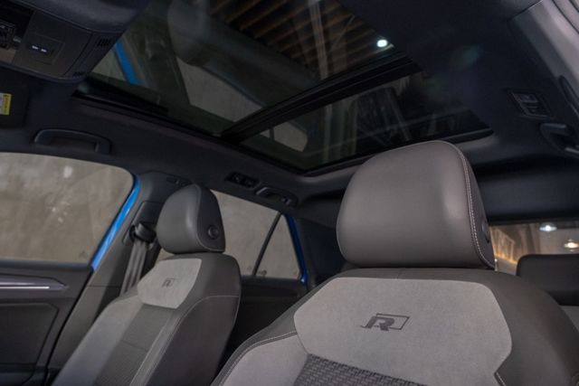 T-Roc 330TSI R-Line｜四輪傳動｜全景天窗｜電熱椅｜電尾門  第9張相片