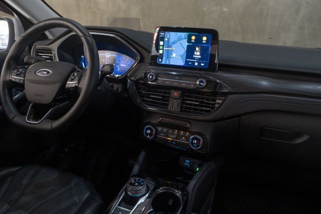 Kuga 250 AWD Vignale|Lv.2 ADAS｜全景天窗｜高階皮革座椅｜B&O音響｜專屬木紋飾板  第7張相片