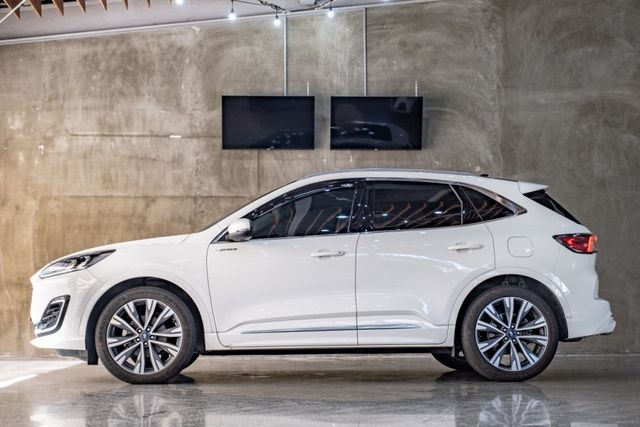 Kuga 250 AWD Vignale|Lv.2 ADAS｜全景天窗｜高階皮革座椅｜B&O音響｜專屬木紋飾板  第11張相片