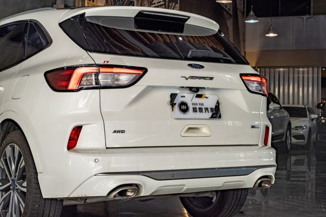 Kuga 250 AWD Vignale|Lv.2 ADAS｜全景天窗｜高階皮革座椅｜B&O音響｜專屬木紋飾板  第14張相片