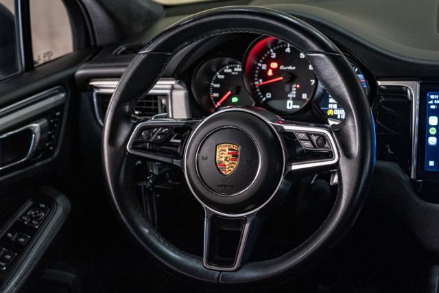 Macan Turbo(3.6 V6)｜改四點頭燈/一體式尾燈｜改安卓機｜計時套件｜輕量化20吋鋁圈  第3張相片