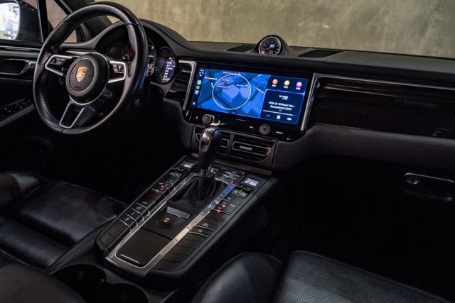 Macan Turbo(3.6 V6)｜改四點頭燈/一體式尾燈｜改安卓機｜計時套件｜輕量化20吋鋁圈  第6張相片