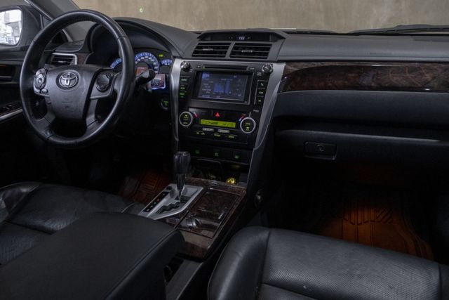 Camry 2.5油電Ｖ版｜大電池2023更換｜天窗｜抬頭顯示  第6張相片