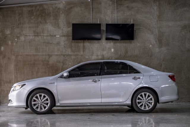 Camry 2.5油電Ｖ版｜大電池2023更換｜天窗｜抬頭顯示  第10張相片