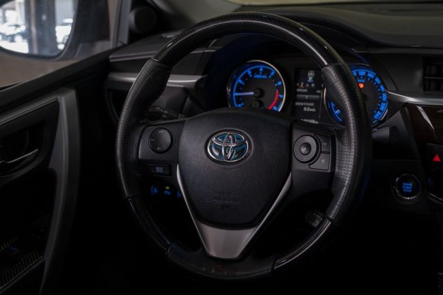 Altis 經典版Safety+｜空力套件｜18吋輕量化鋁圈｜倒車影像/導航｜定速｜排氣管閥門  第3張相片