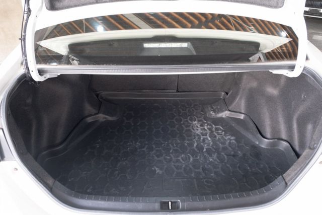 Altis 經典版Safety+｜空力套件｜18吋輕量化鋁圈｜倒車影像/導航｜定速｜排氣管閥門  第8張相片