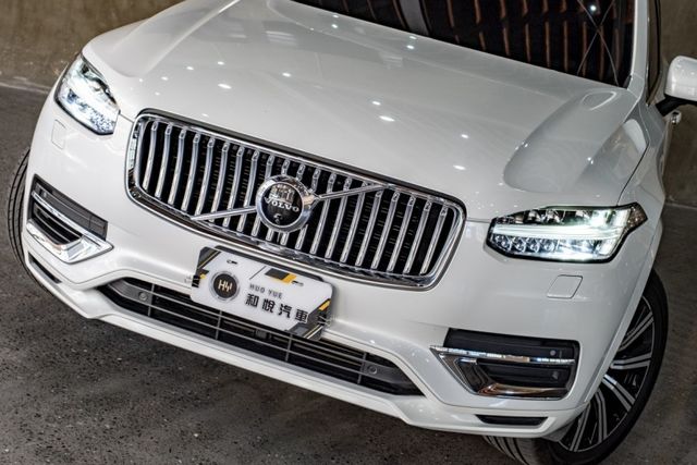 XC90 T8 充電式油電7人座｜Ｂ＆Ｗ音響｜油耗47km/ltr｜全景天窗  第15張相片