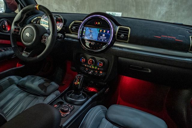 Clubman JCW ALL4｜306hp｜全車貼膜｜對四Brembo卡鉗｜前雙座電動椅｜感應式對開尾門  第7張相片