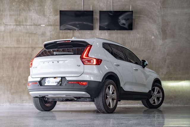 XC40 T2｜只跑1.6萬公里｜手機無線充電｜雙前電動座椅｜環景  第2張相片
