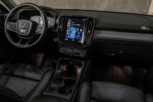 XC40 T2｜只跑1.6萬公里｜手機無線充電｜雙前電動座椅｜環景  第7張相片