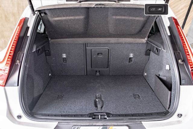 XC40 T2｜只跑1.6萬公里｜手機無線充電｜雙前電動座椅｜環景  第9張相片
