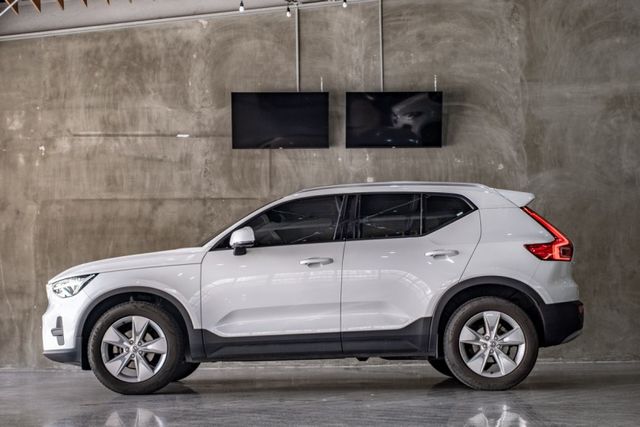 XC40 T2｜只跑1.6萬公里｜手機無線充電｜雙前電動座椅｜環景  第10張相片