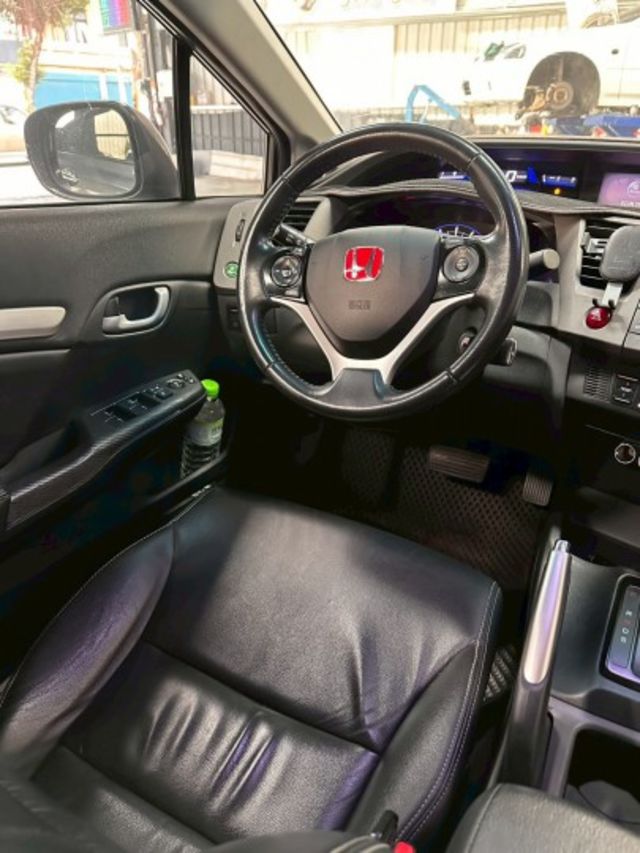 CIVIC  第11張相片