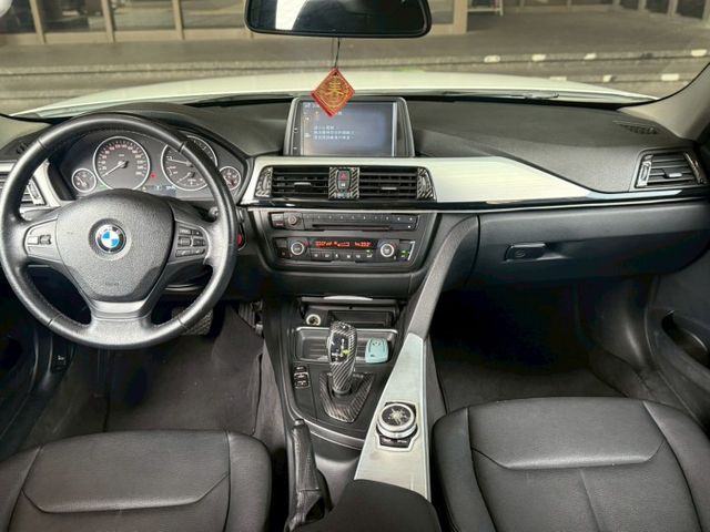 3 SERIES SEDAN F30  第10張相片