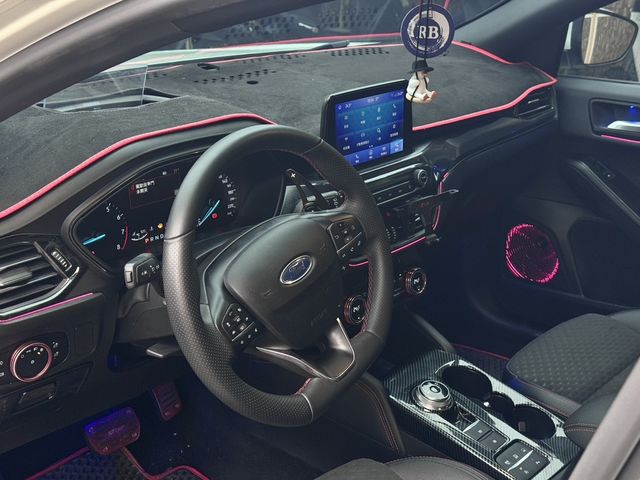 FORD福特 FOCUS ST  第8張相片