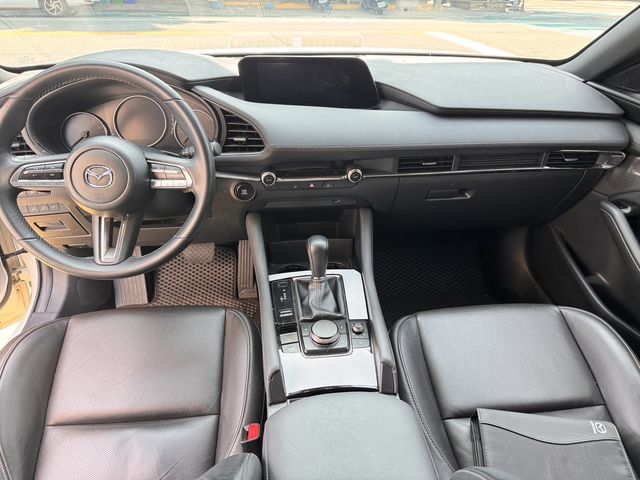 MAZDA馬自達 MAZDA 3  第3張相片