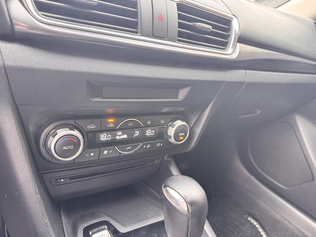 MAZDA馬自達 MAZDA 3  第7張相片