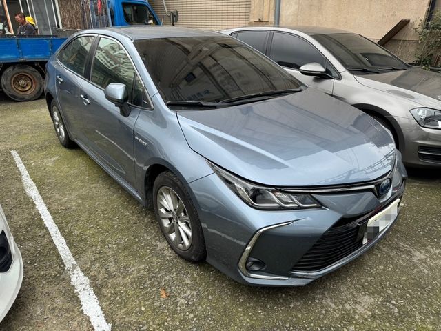 TOYOTA豐田 COROLLA ALTIS HYBRID  第2張相片