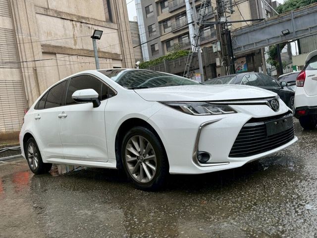 TOYOTA豐田 ALTIS  第2張相片