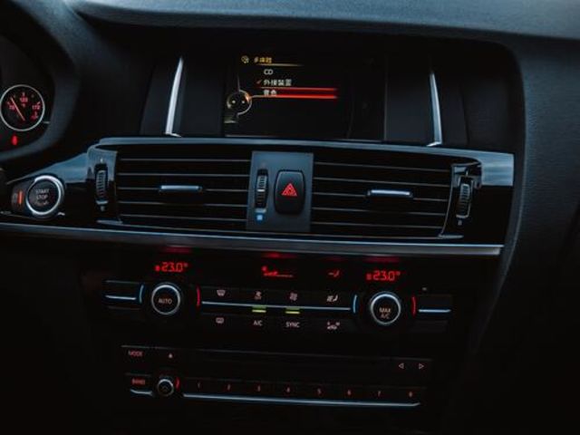BMW寶馬 X4 XDRIVE28I  第16張相片