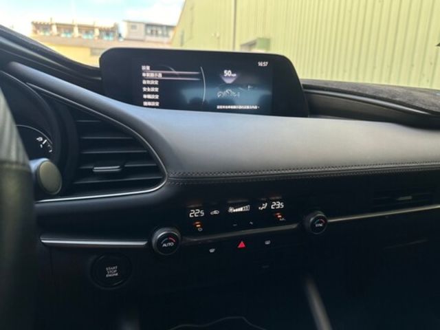 MAZDA馬自達 MAZDA 3  第8張相片