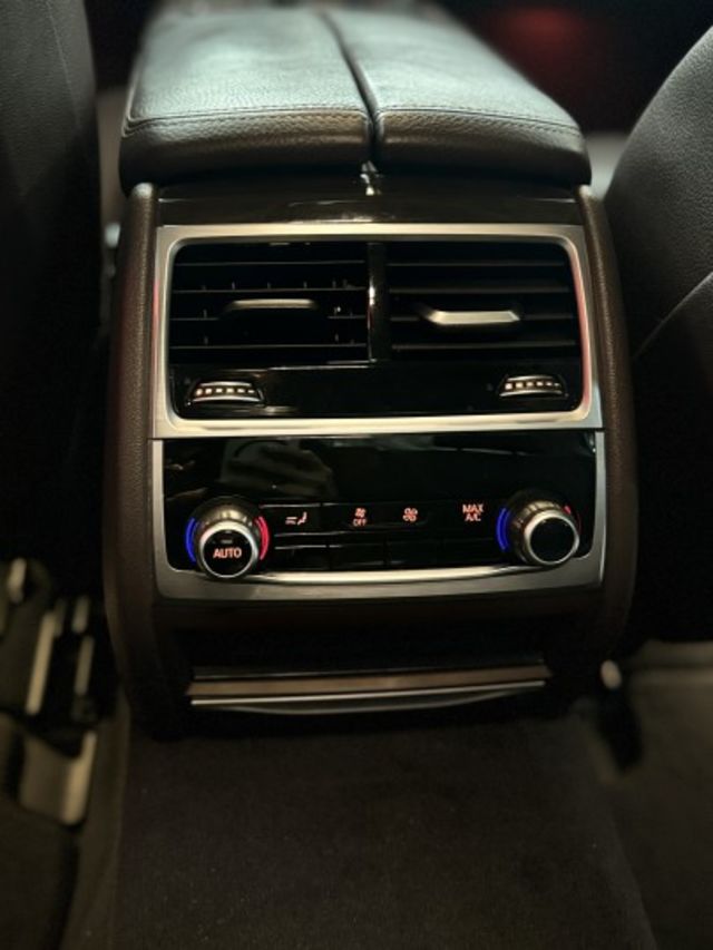 7 SERIES SEDAN  第6張相片