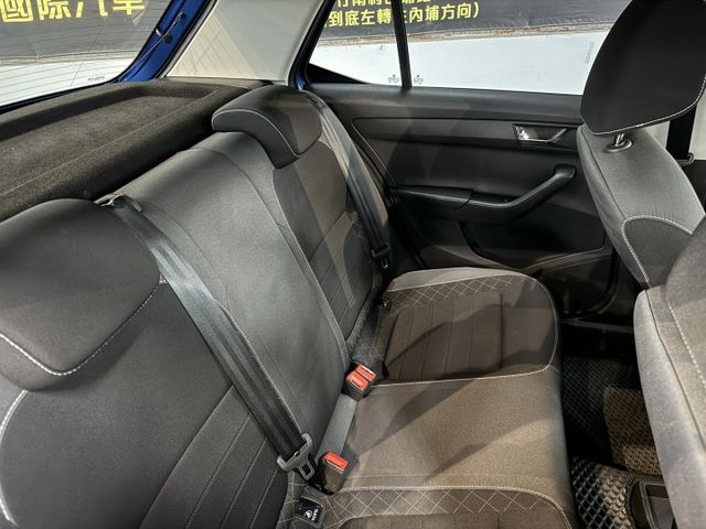FABIA  第6張相片