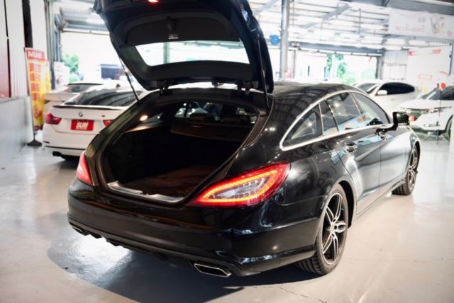 CLS-CLASS SHOOTING BRAKE X218  第4張相片