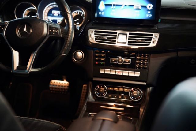 CLS-CLASS SHOOTING BRAKE X218  第8張相片