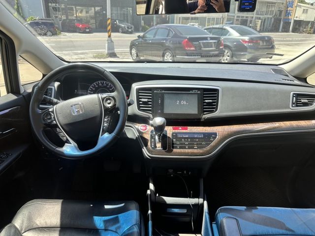 APEX 7人座 原鈑件 整備中賞車請電話預約  第6張相片