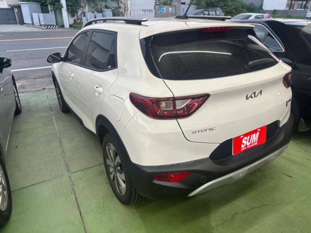 【1.0T智慧油電驚豔版】原鈑件 方向盤加熱 恆溫 中控螢幕 雙前座加熱椅 ACC 定速  第3張相片