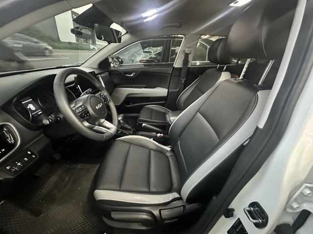 【1.0T智慧油電驚豔版】原鈑件 方向盤加熱 恆溫 中控螢幕 雙前座加熱椅 ACC 定速  第5張相片