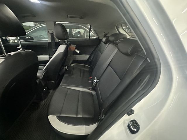 【1.0T智慧油電驚豔版】原鈑件 方向盤加熱 恆溫 中控螢幕 雙前座加熱椅 ACC 定速  第6張相片