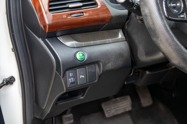 【2.0L VTI】 里程保證 方向盤快控鍵 分區溫控 安卓機 定速巡航  第15張相片