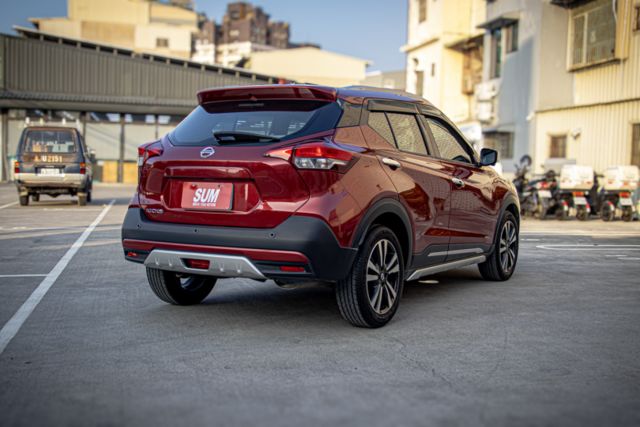 【智行旗艦版】一手原鈑件 僅跑2.7萬公里 7吋數位儀表板 空力套件 盲點偵測  第4張相片