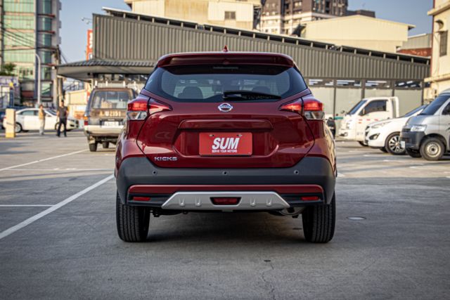 【智行旗艦版】一手原鈑件 僅跑2.7萬公里 7吋數位儀表板 空力套件 盲點偵測  第6張相片