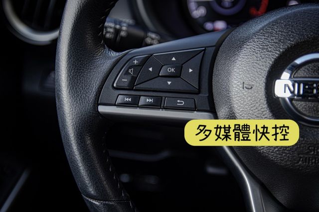 【智行旗艦版】一手原鈑件 僅跑2.7萬公里 7吋數位儀表板 空力套件 盲點偵測  第11張相片