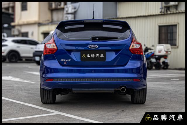 【2.0L 汽油運動版】前後霧燈 LED尾燈 天窗 分區溫控 光感應自動頭燈  第5張相片