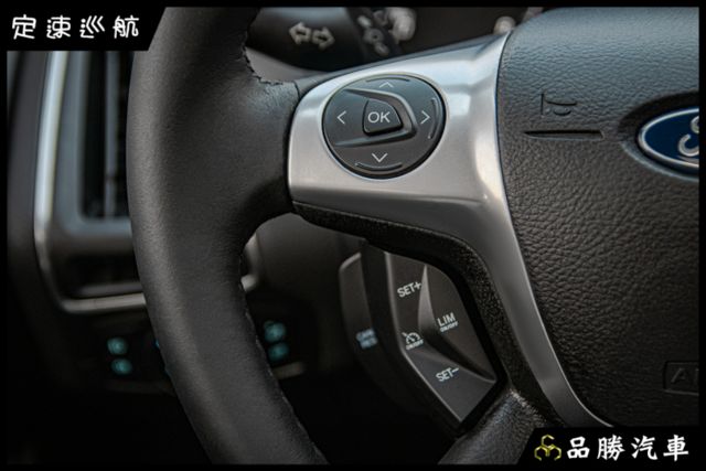 【2.0L 汽油運動版】前後霧燈 LED尾燈 天窗 分區溫控 光感應自動頭燈  第11張相片