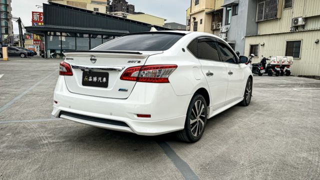 【Aero豪華版】 LED大燈 分區恆溫 安卓機 IKEY  衛星導航 電動後視鏡  第4張相片