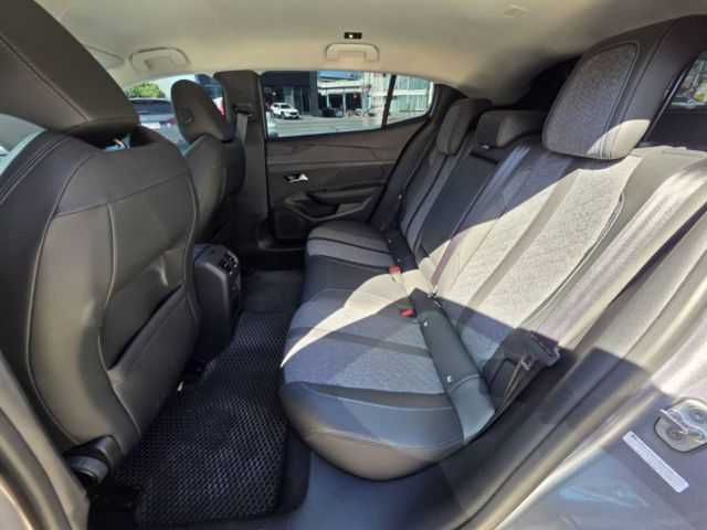 【1.2T Allure】LED日行燈 換檔撥片 分區溫控 中控螢幕 環景 IKEY 定速ACC  第8張相片