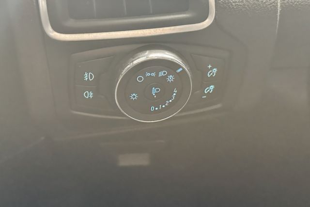 【2.0T 柴油頂級運動型】天窗 分區溫控 IKEY 中控螢幕 定速巡航  第13張相片