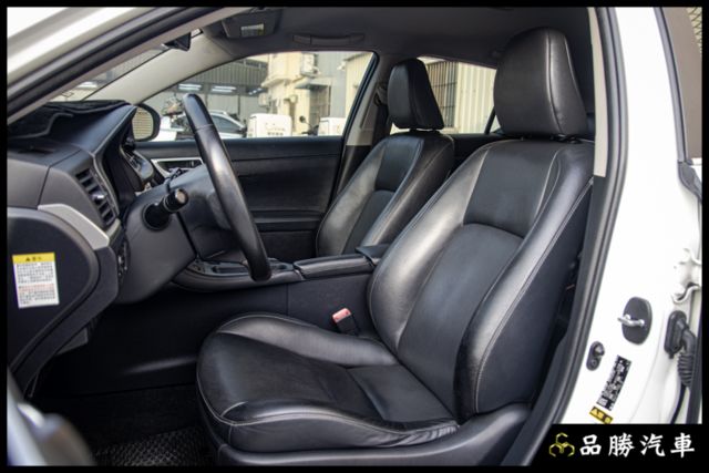 【1.8L 豪華版】分區溫控 電動椅 IKEY 中控螢幕 衛星導航 定速 前車雷達  第7張相片