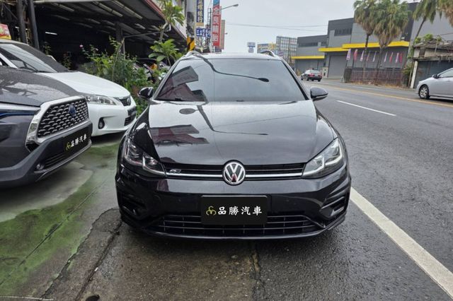 【1.4T R-Line】原鈑件 全景天窗 換檔撥片 分區溫控 中控螢幕 IKEY 定速  第2張相片