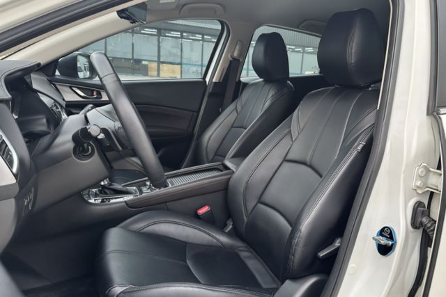 【2.0旗艦型】原鈑件 換檔撥片 分區溫控 電動椅 BOSE音響 導航 IKEY 定速  第5張相片