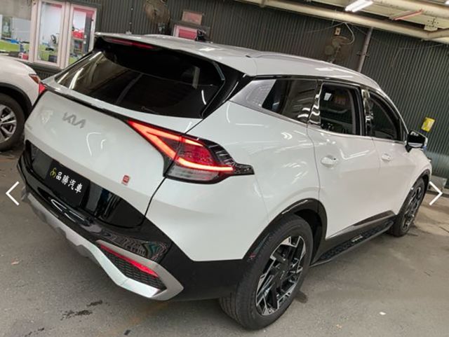 【APEX版】12.3吋全景曲面螢幕 HK音響 電子旋鈕排檔 感應式電動尾門  第2張相片