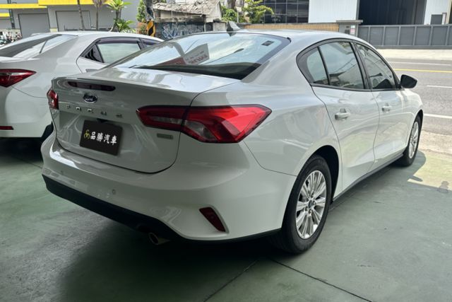 【1.5T佛心版】渦輪增壓 換檔撥片 恆溫 Apple Carplay 定速 Level 2跟車  第3張相片