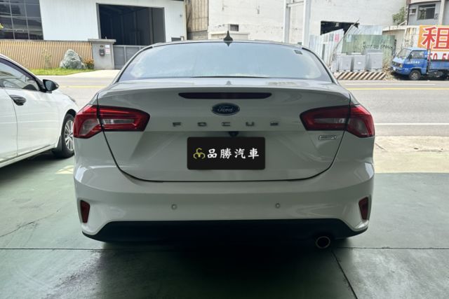 【1.5T佛心版】渦輪增壓 換檔撥片 恆溫 Apple Carplay 定速 Level 2跟車  第4張相片