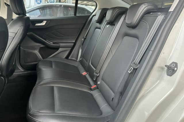 【1.5T佛心版】渦輪增壓 換檔撥片 恆溫 Apple Carplay 定速 Level 2跟車  第6張相片