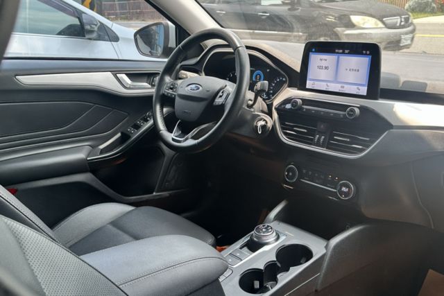 【1.5T佛心版】渦輪增壓 換檔撥片 恆溫 Apple Carplay 定速 Level 2跟車  第7張相片